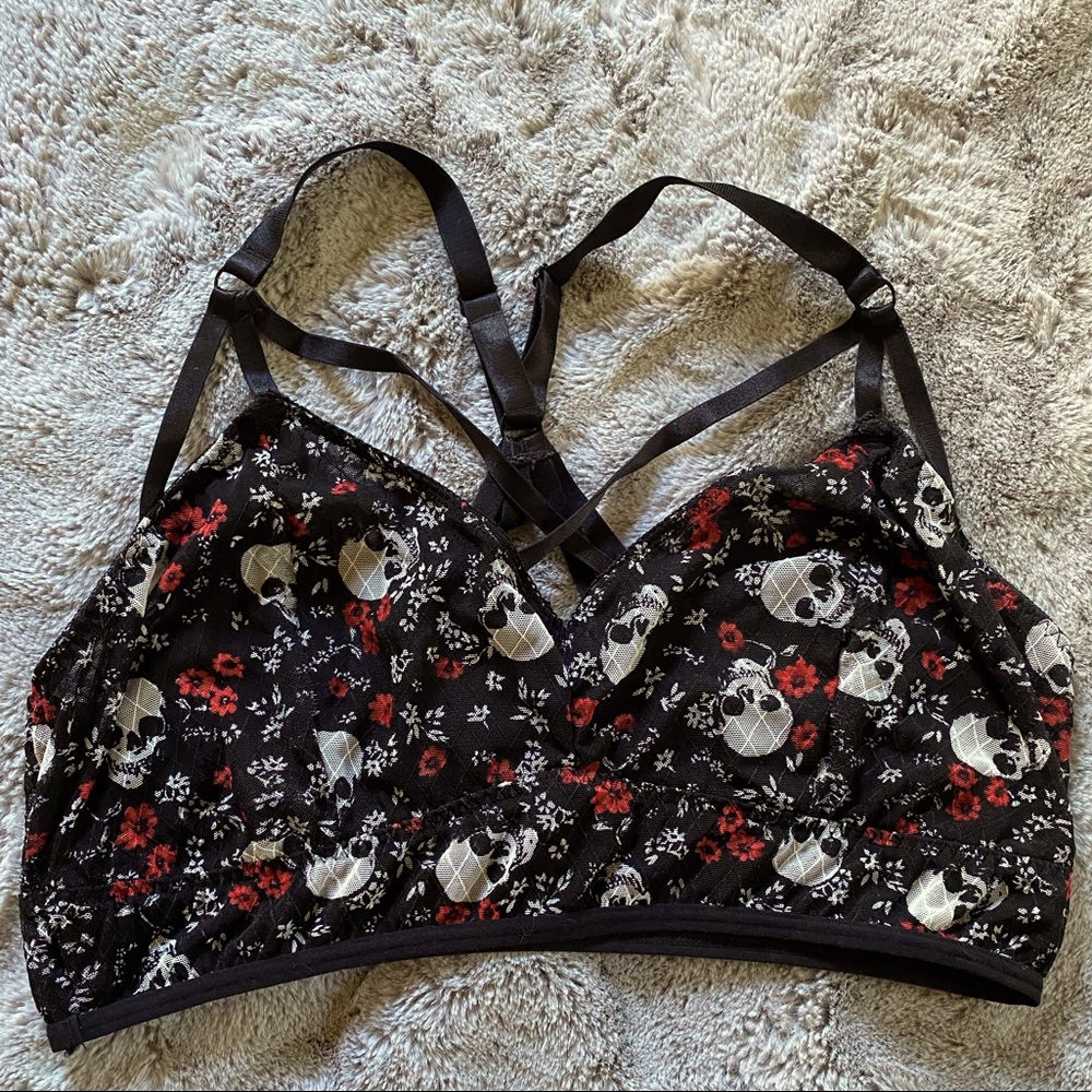 Torrid Black & Red Bralette with skulls 💀 Size 2